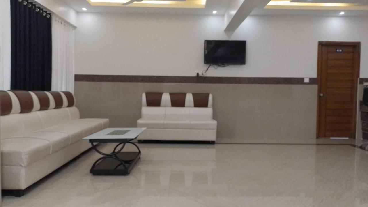 Dwarka Lodging & Boarding Mulki Екстериор снимка
