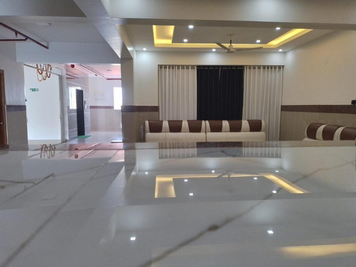 Dwarka Lodging & Boarding Mulki Екстериор снимка