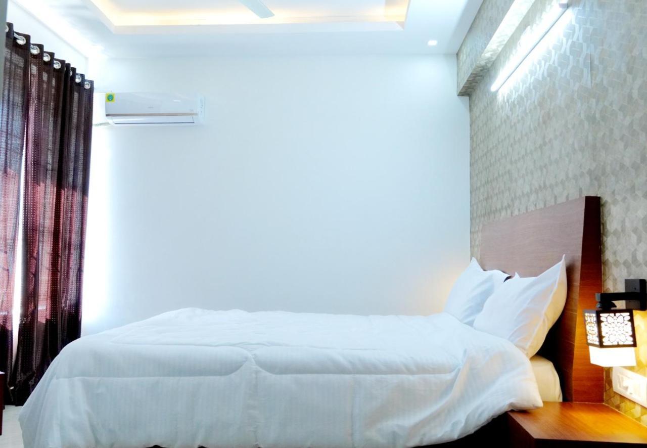 Dwarka Lodging & Boarding Mulki Екстериор снимка